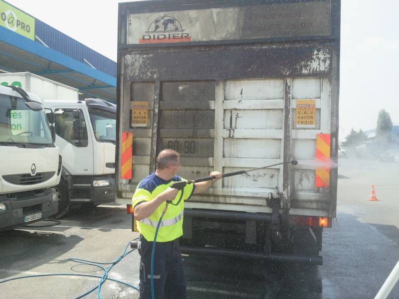 Remise en état après 3 ans sans lavage à Rungis