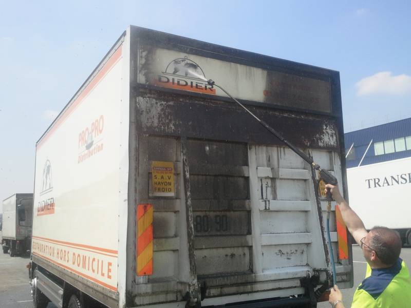 Remise en état après 3 ans sans lavage à Rungis