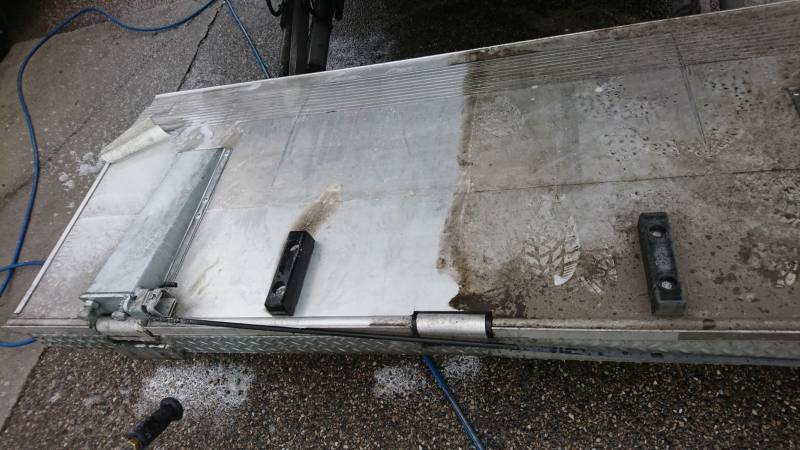 Rénovation d'un hayon de camion frigorifique sur Vitrolles